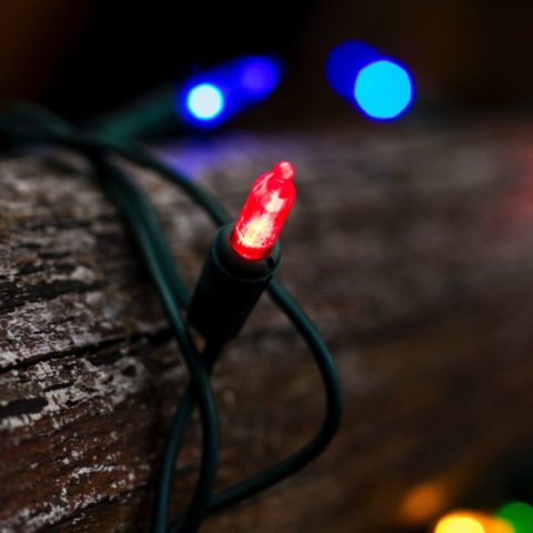 Cómo arreglar una serie de luces navideñas