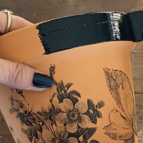 Cómo estampar macetas de barro