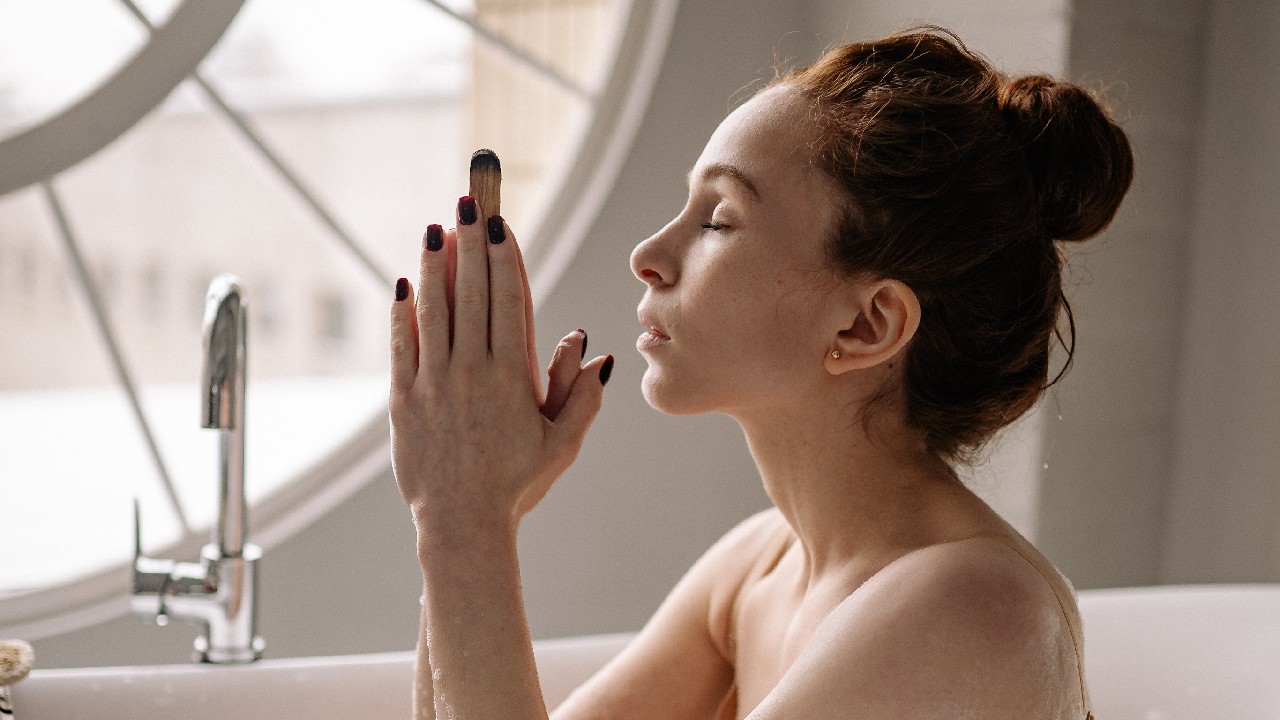 limpia persona con locion sete machos