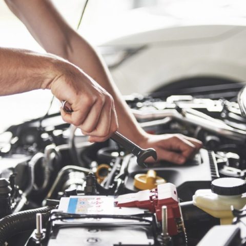 limpiar el depósito de líquido de frenos