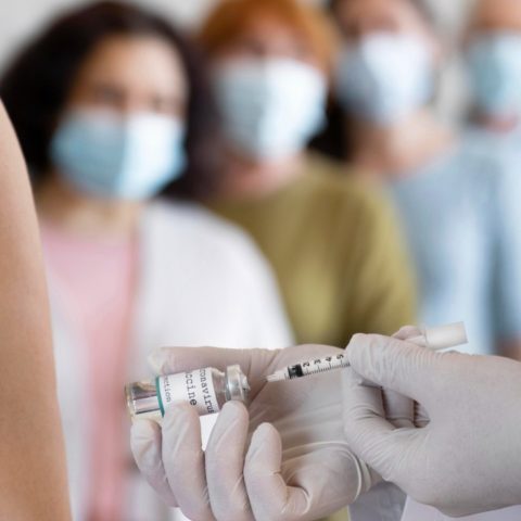 vacunas que si se pueden mezclar para combatir COVID-19