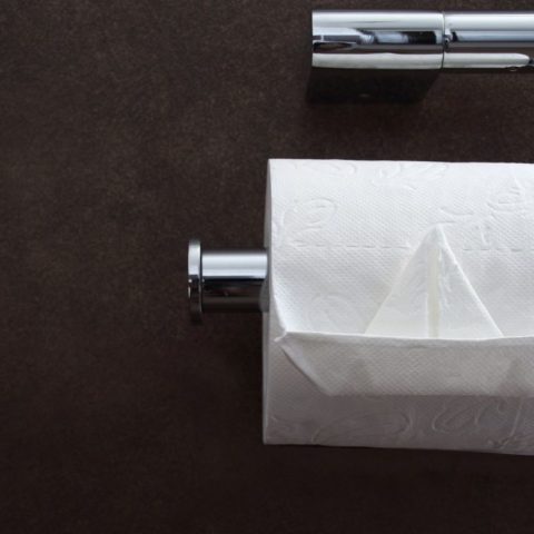 El secreto del papel higiénico de los hoteles