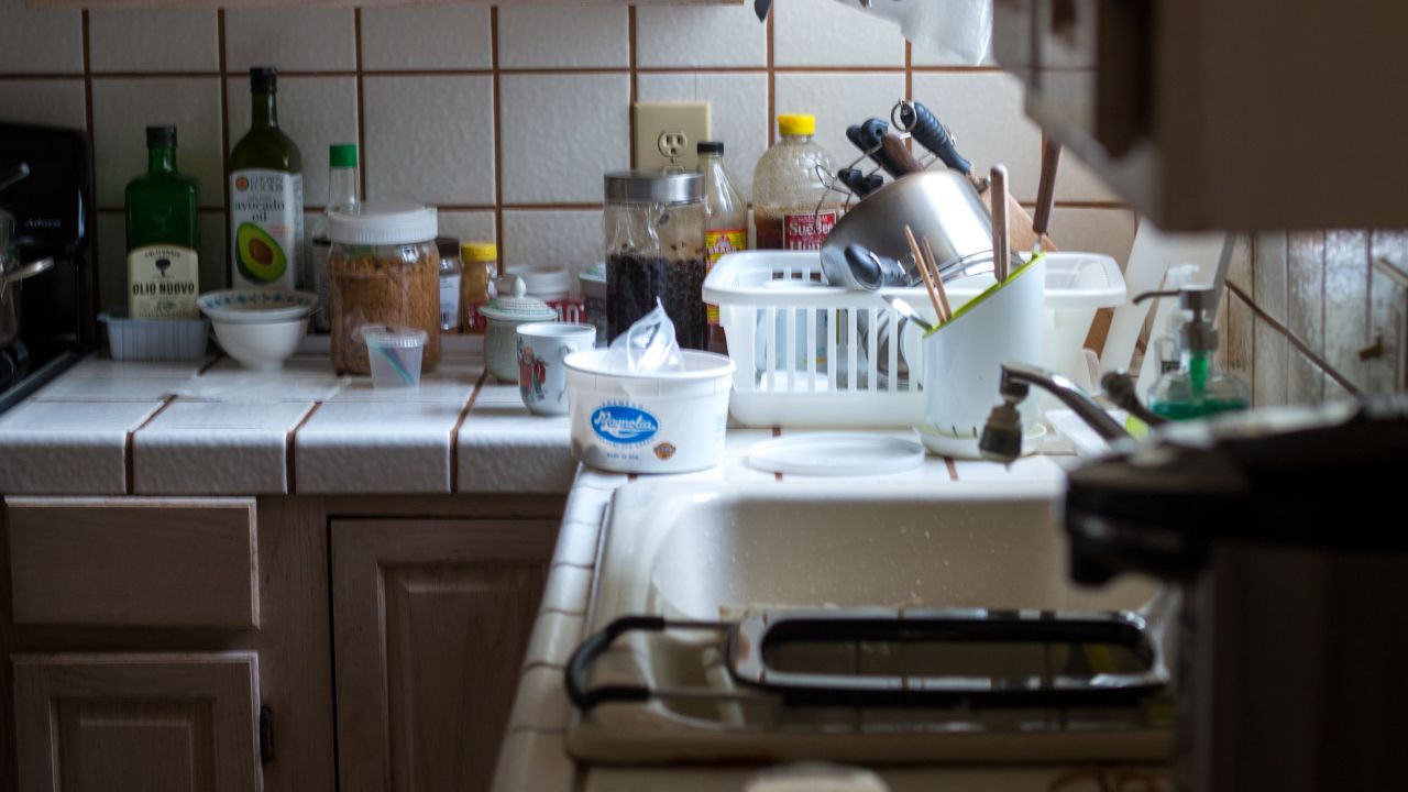 Errores que cometes al limpiar tu cocina