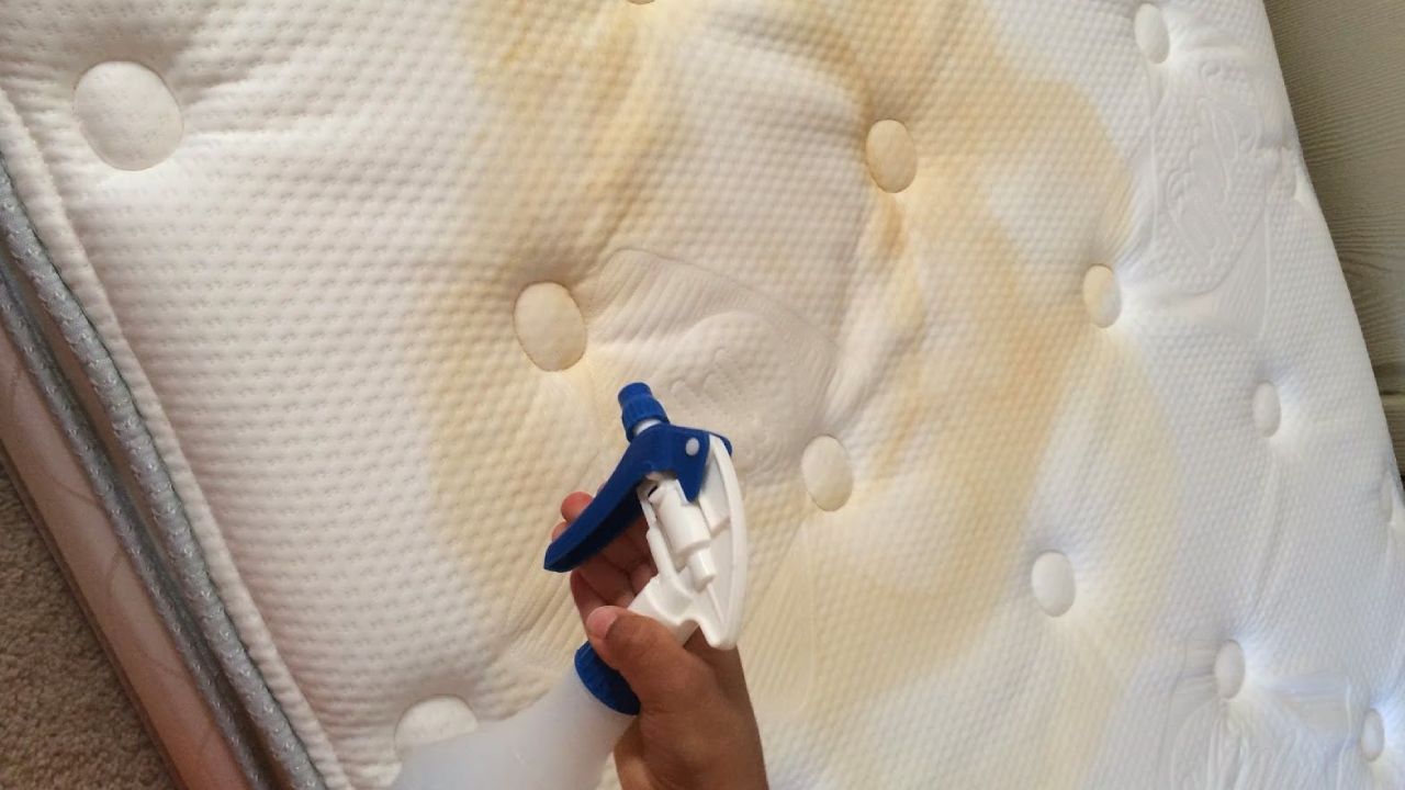 como hacer limpiador para quitar manchas del colchon casero