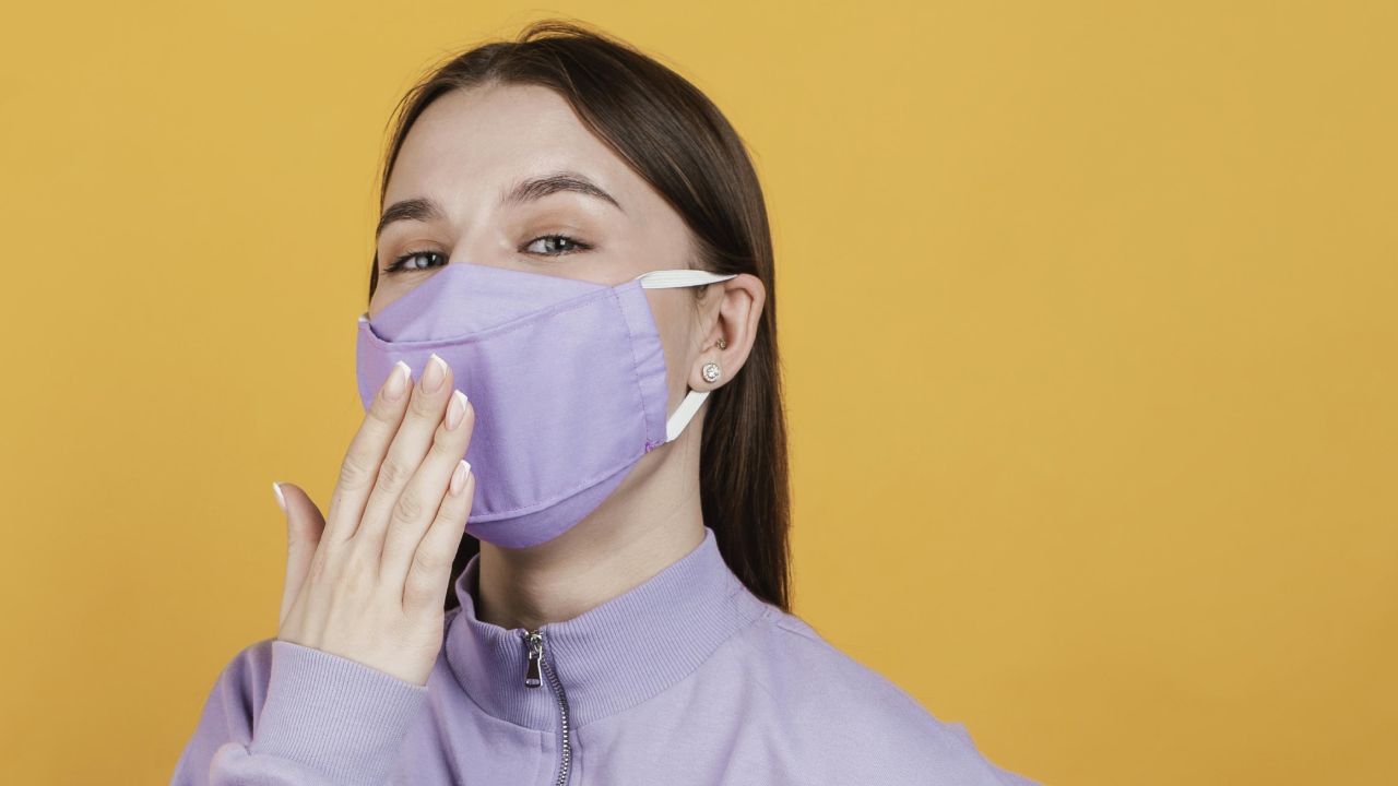 Los cubrebocas de tela no protegen del ómicron