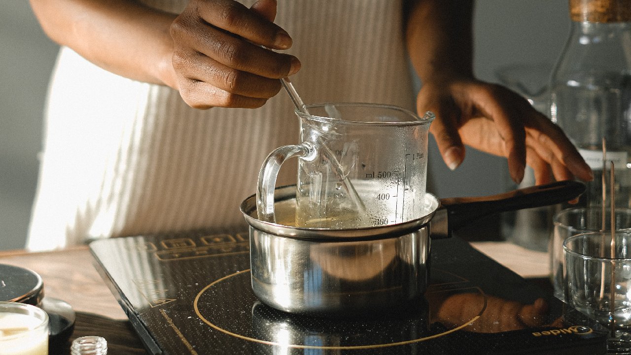 paso a paso para hacer velas con aceite usado