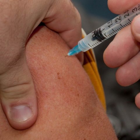 Por que es vital la vacuna de refuerzo contra COVID-19