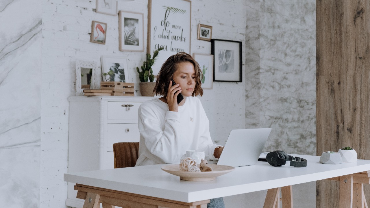es malo llevar celular a bano