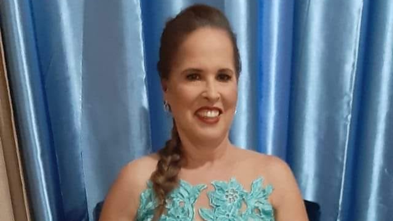 profesora se disfraza de elsa de frozen