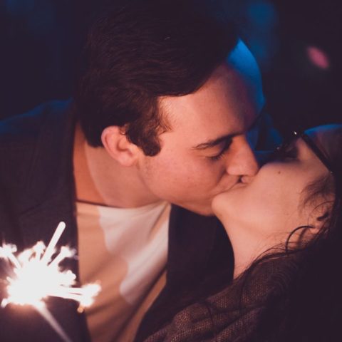 Qué significa el beso de Año Nuevo