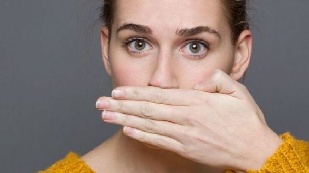 significado sonar con dientes flojos