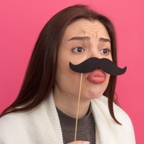 Cómo quitarte el bigote sin cera