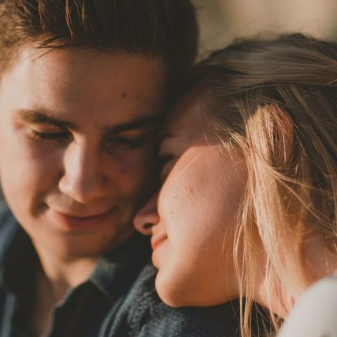 La razón por la que hablas con voz de bebé con tu pareja