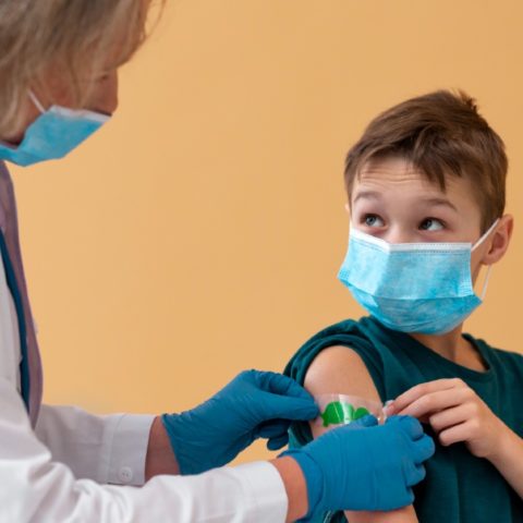 vacuna contra covid-19 para niños de 15 a 17