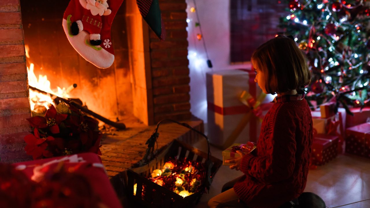 dar muchos regalos a los niños