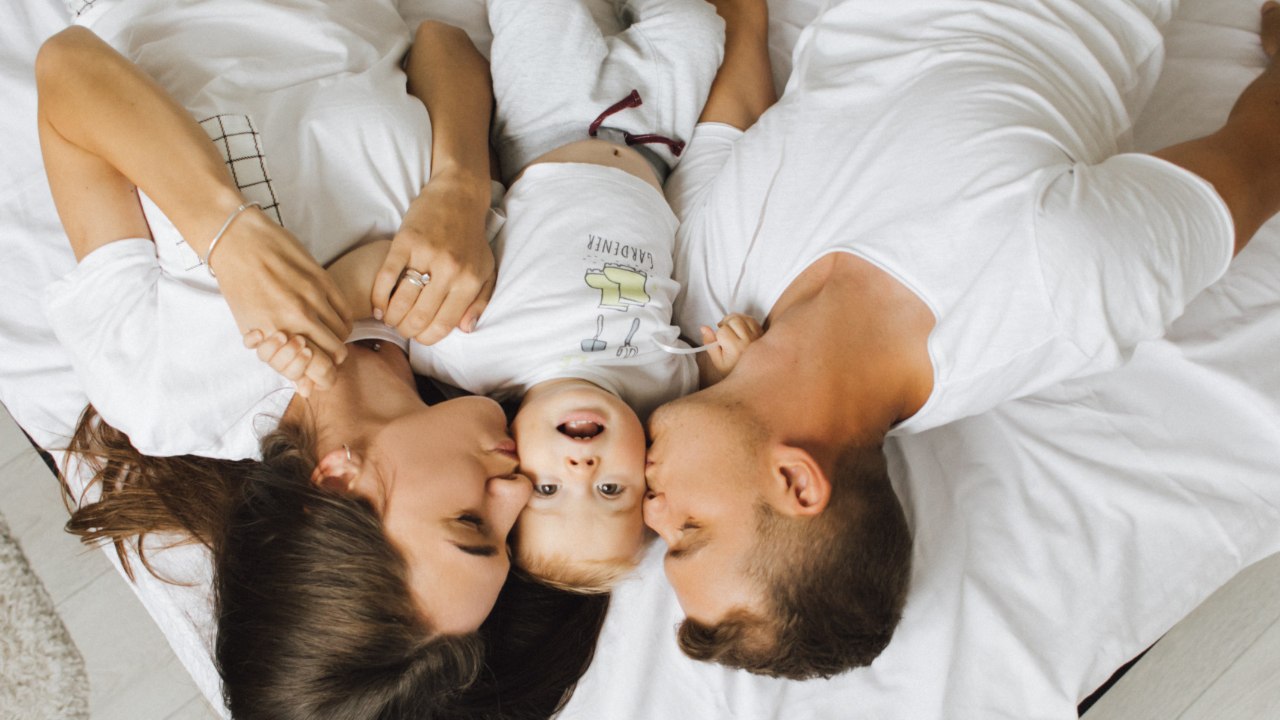 despertar a tus hijos con un beso