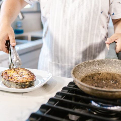 cocinar pescado y que no se pegue al sartén