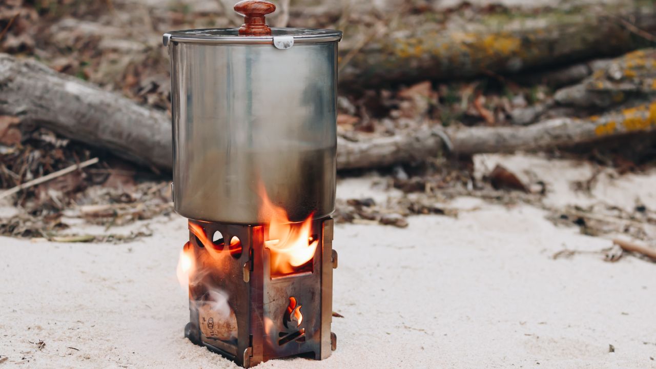 quitarle el tizne a las ollas