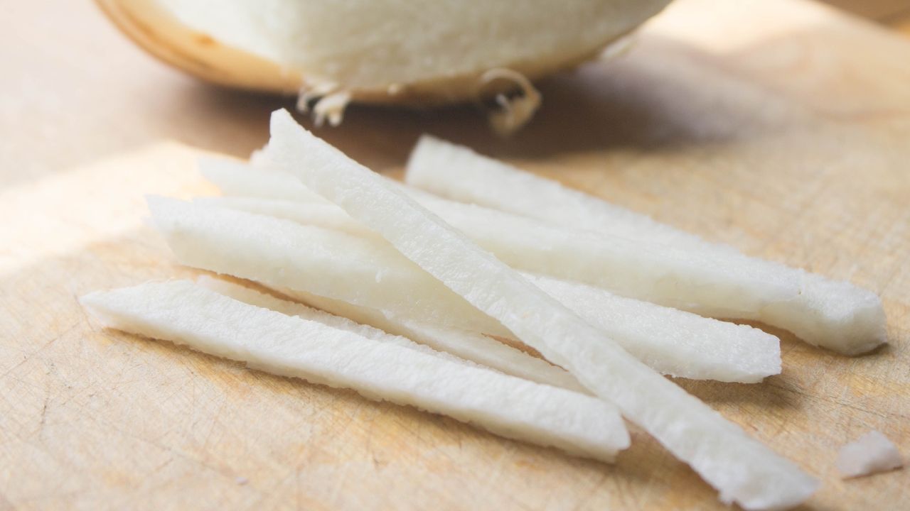 cultivar jícamas en maceta