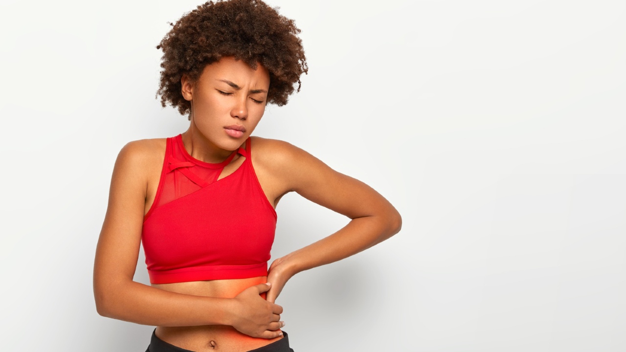  dolor abdominal lado derecho debajo de las costillas