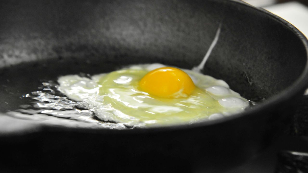 truco para que el huevo no se pegue en la sartén