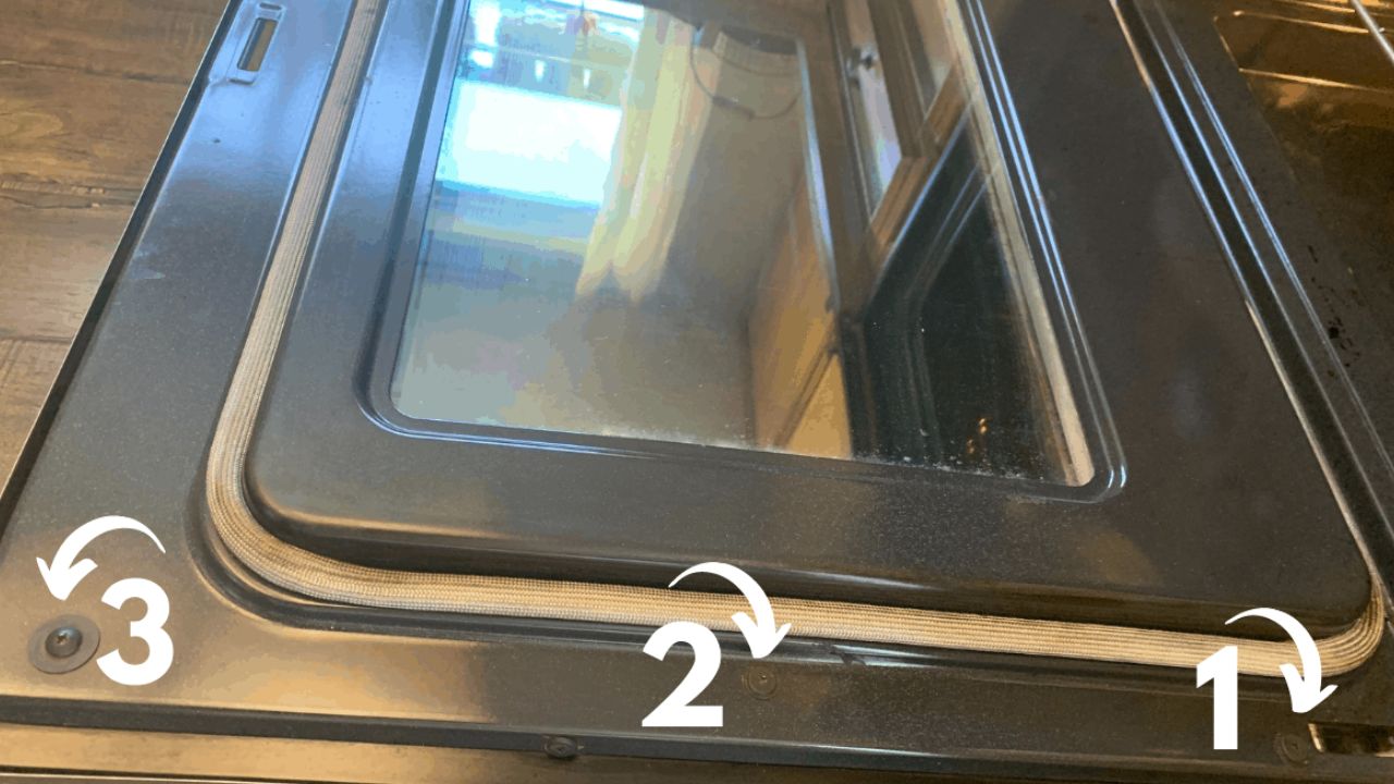 limpiar puerta del horno por dentro