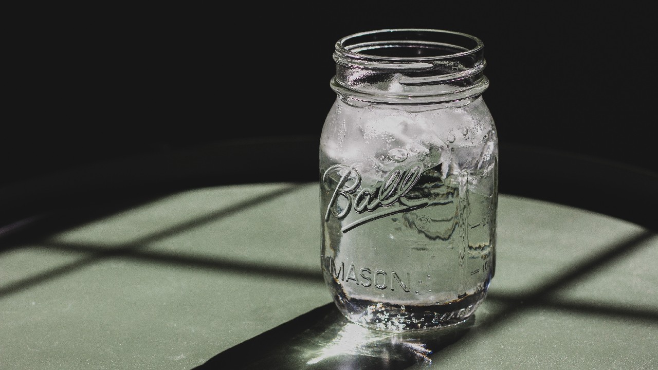 para que sirve agua alcalina