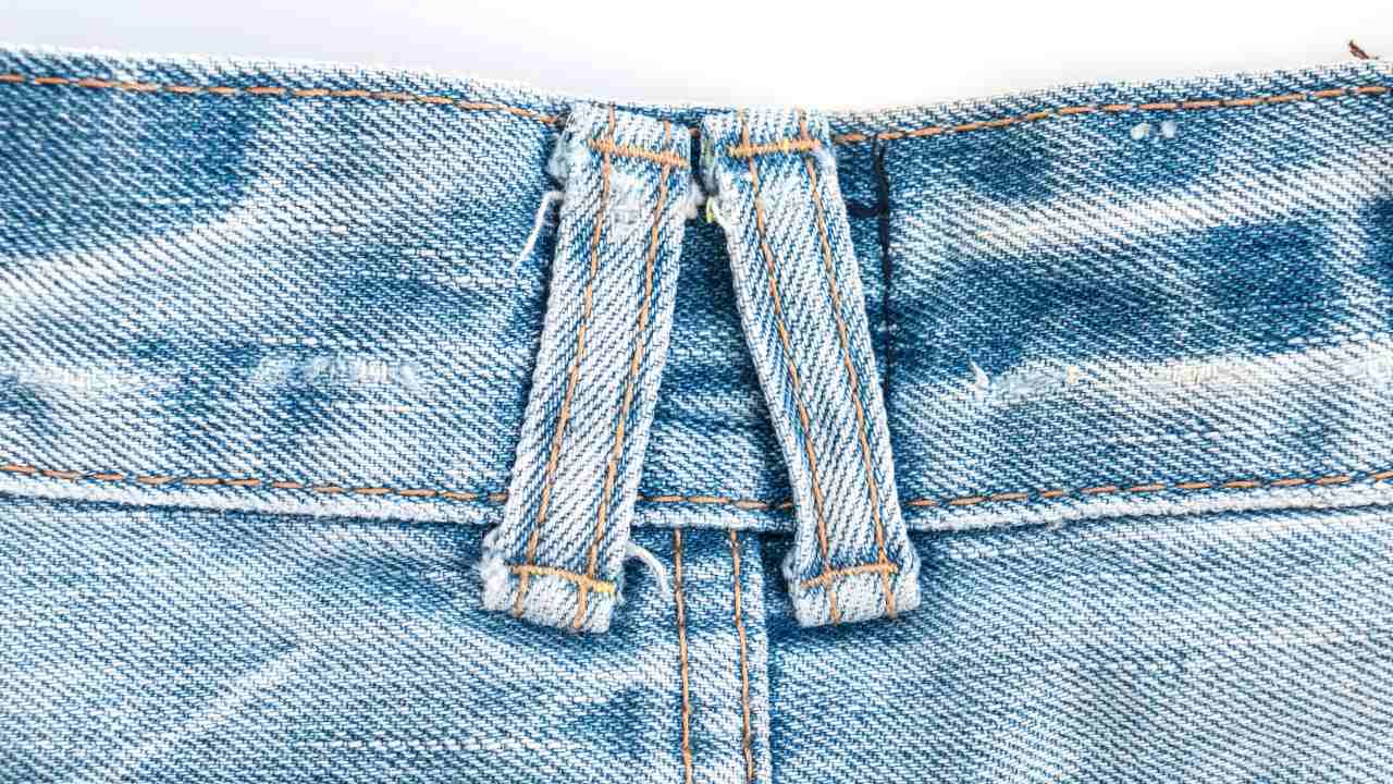 lavar el pantalón de mezclilla