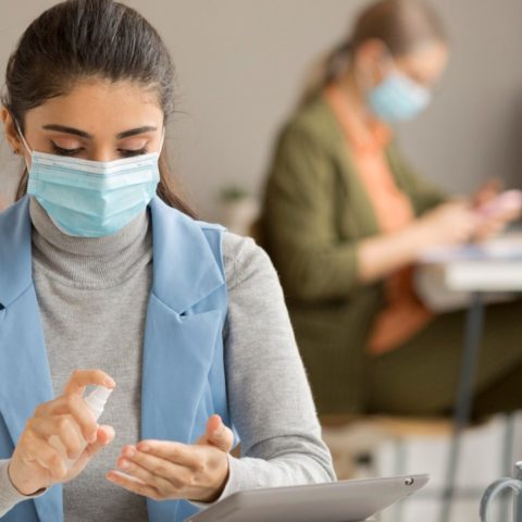 mas probable que te contagies de omicron la variante de COVID-19