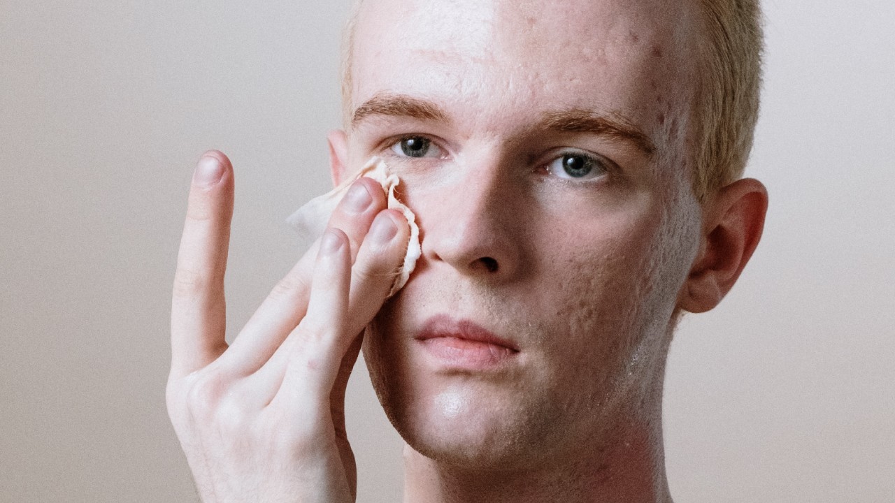 agua micelar se enjuaga con agua