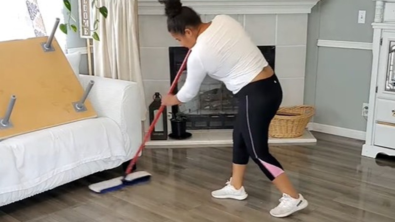 limpiar y abrillantar el piso laminado