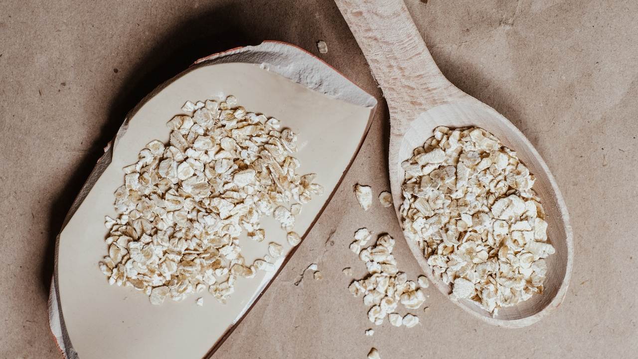 No tener vello en el rostro