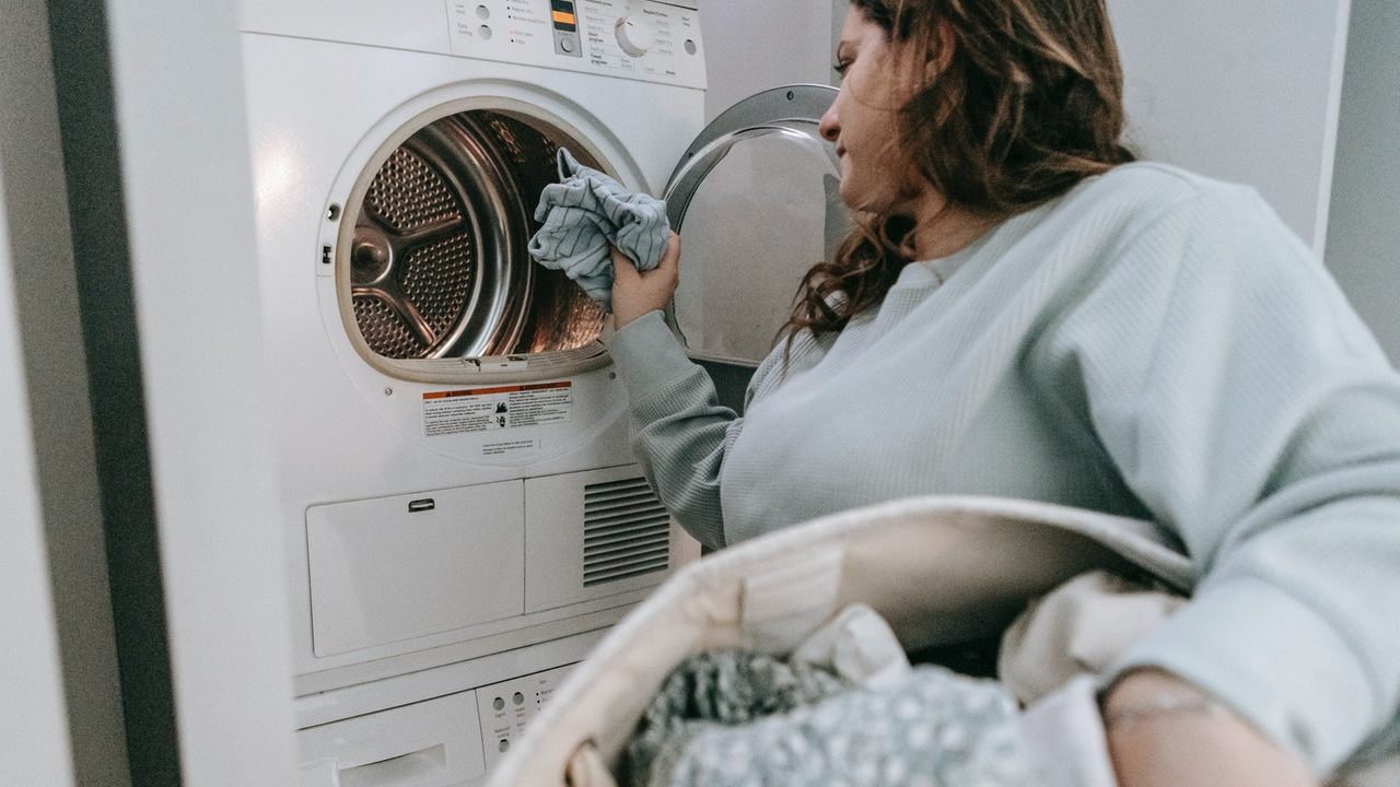 deshacerte del moho en la lavanderia