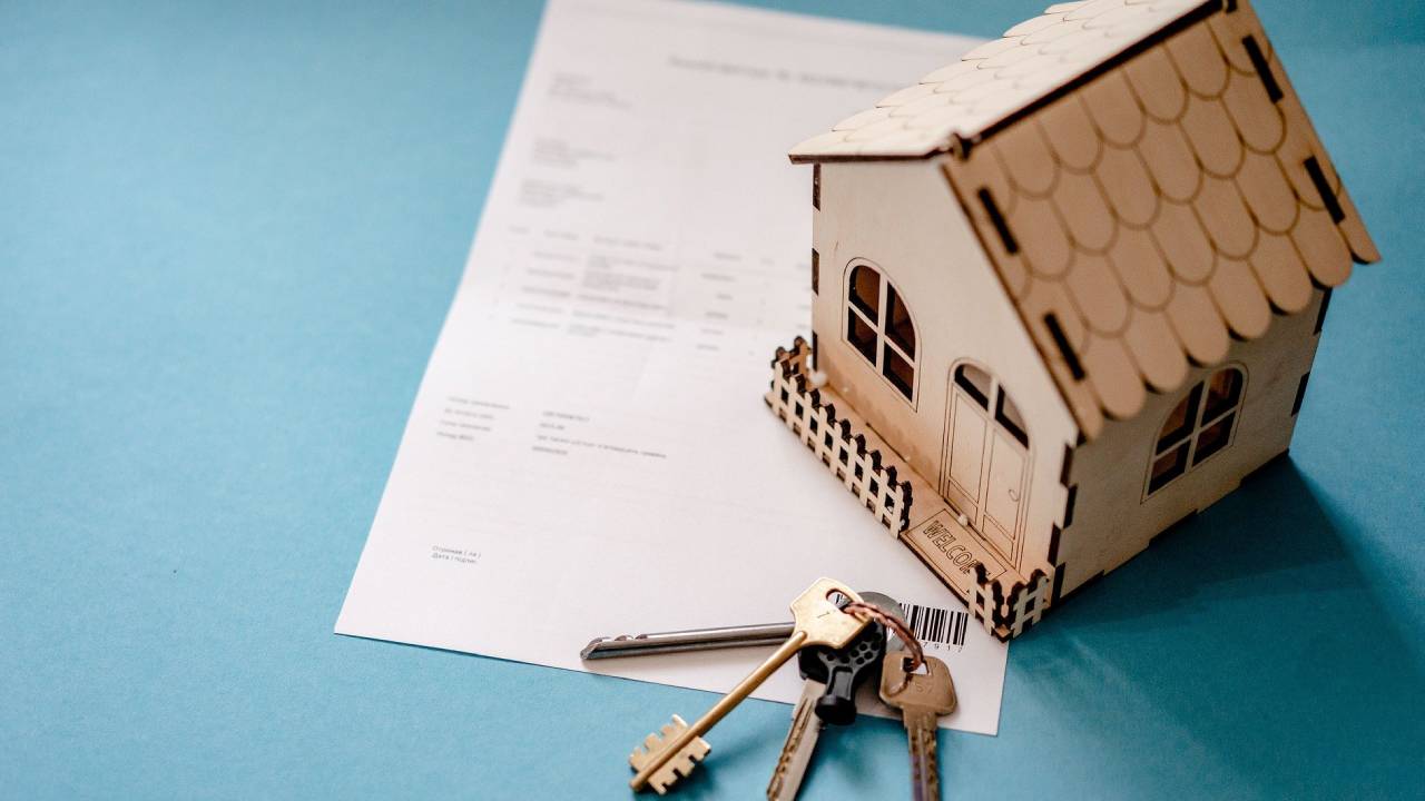cuánto ganar para comprar casa en la CDMX