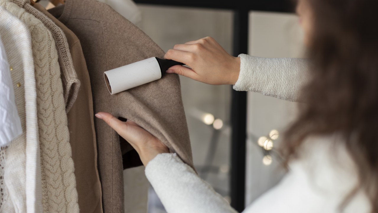 eliminar bolitas y pelusas de la ropa