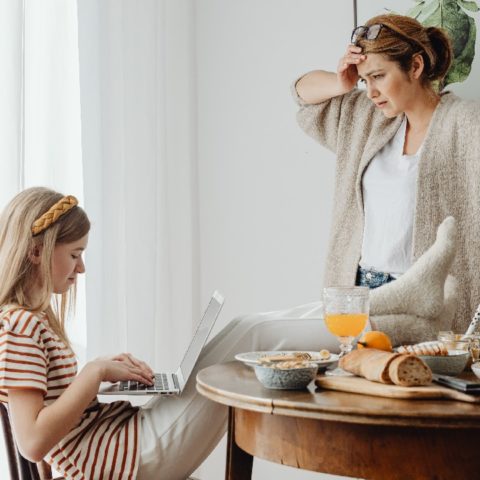 tiempo ninos frente a pantallas