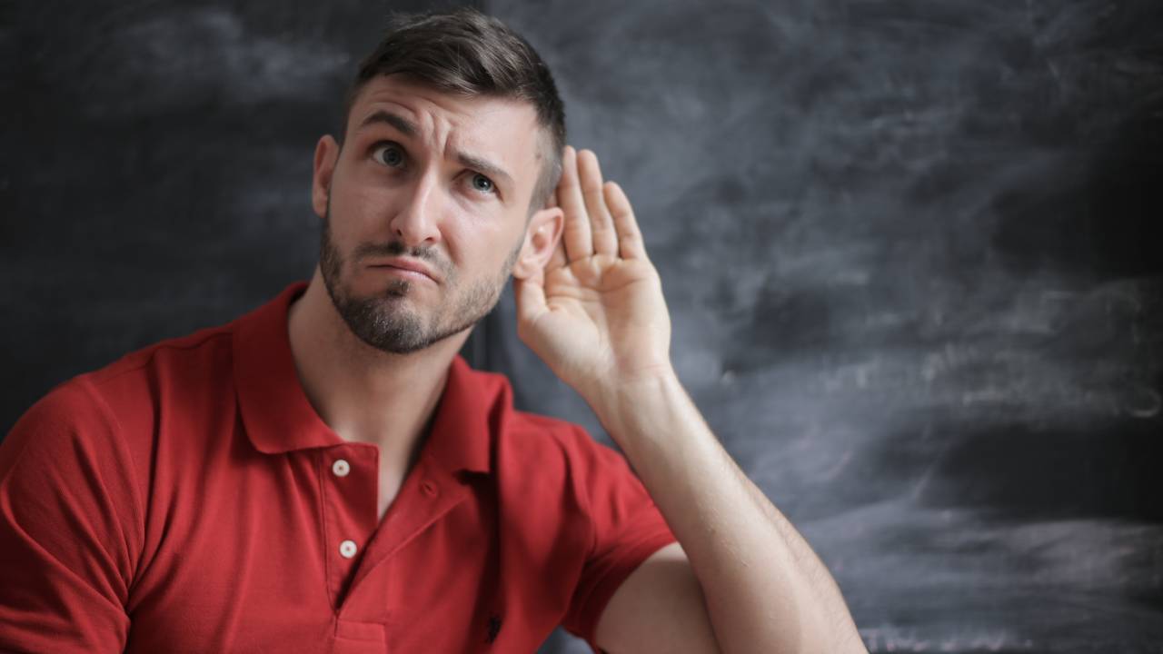 evita la pérdida auditiva