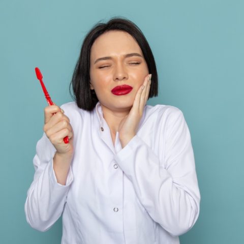 hábitos que están acabando con tus dientes