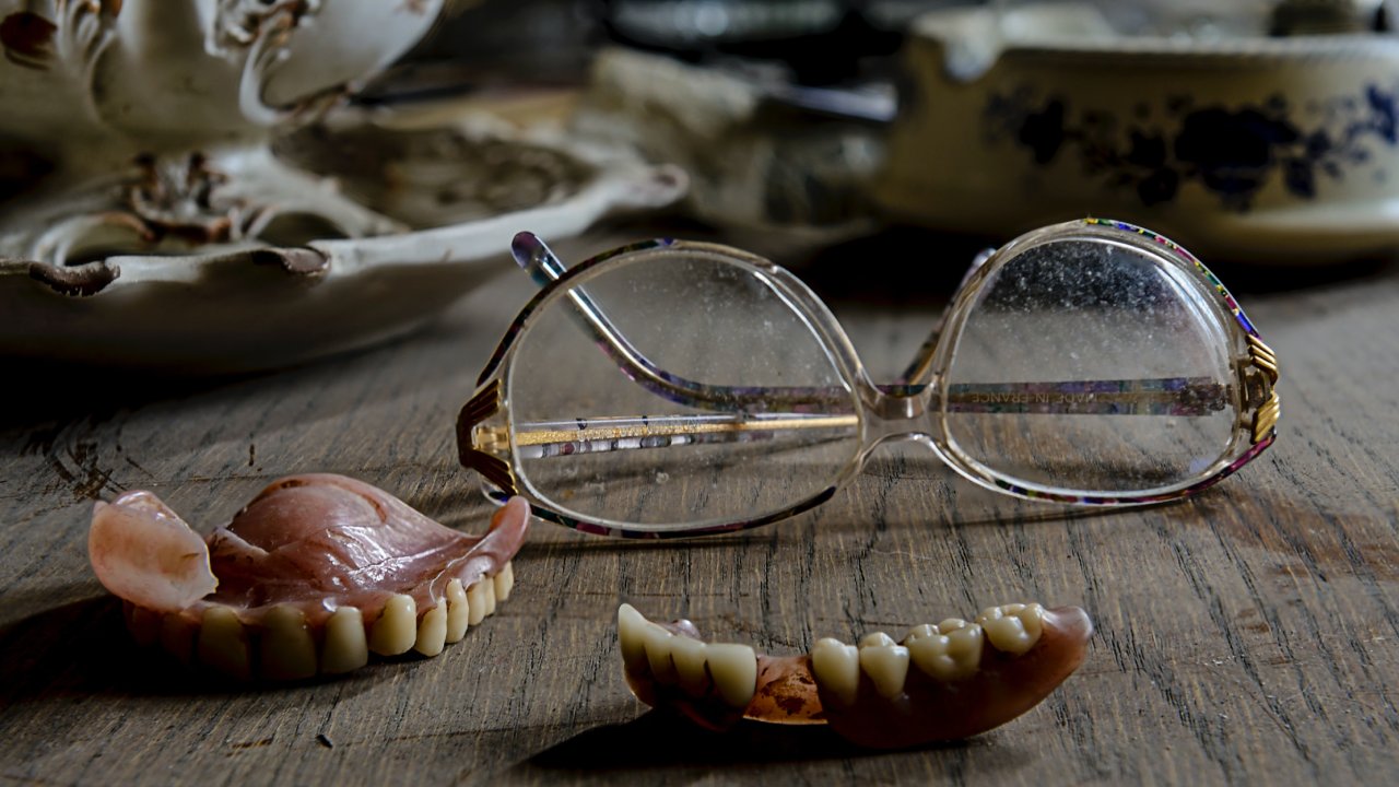 limpiar una dentadura postiza 