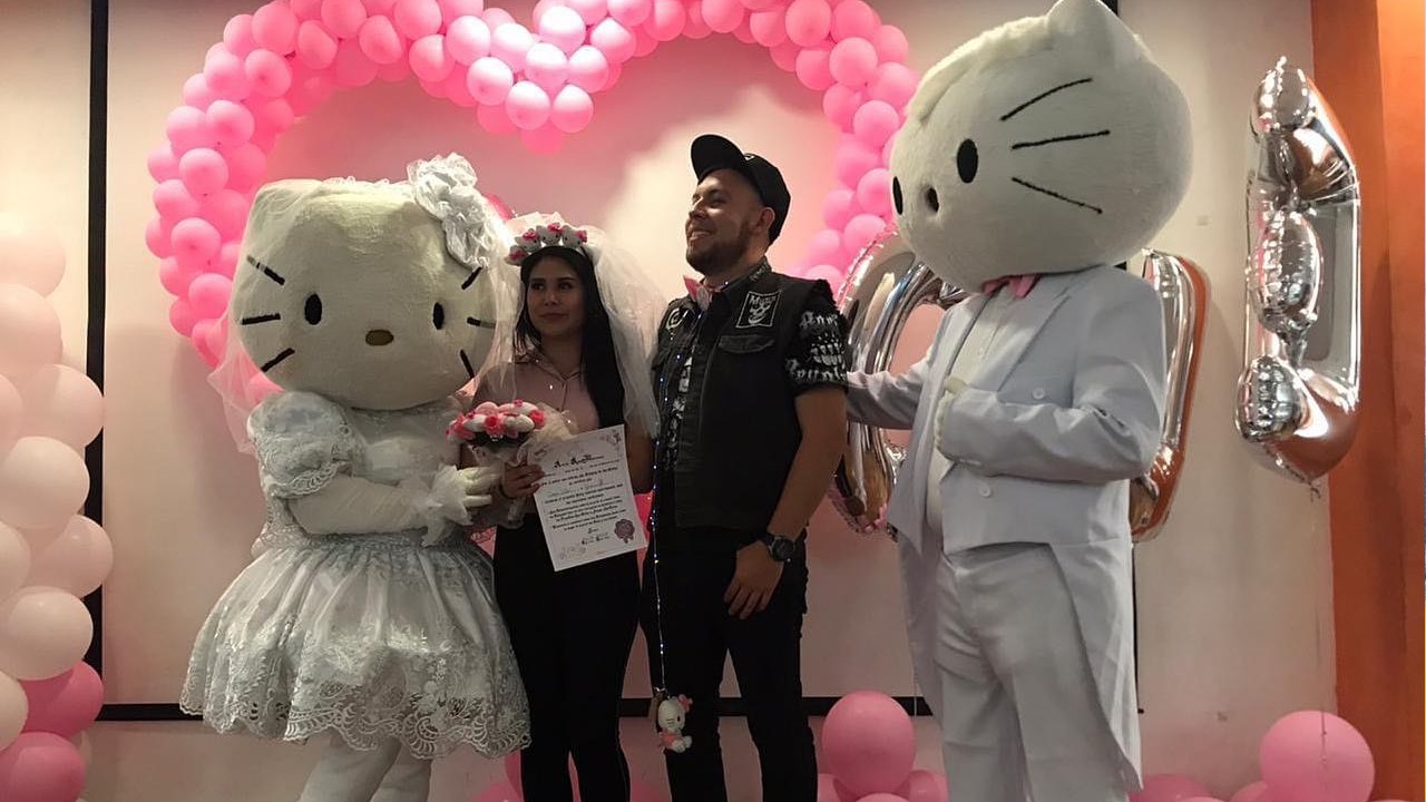 casarte en una boda oficiada por Hello Kitty
