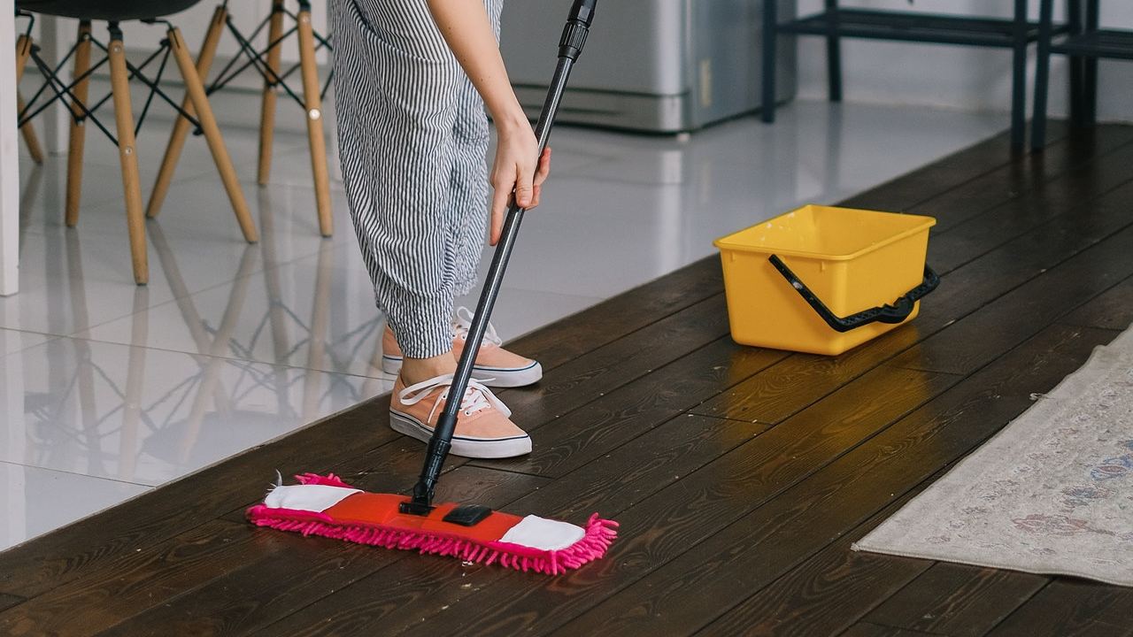 productos para limpiar el piso laminado