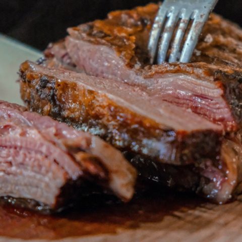 jugo rojo de la carne NO es sangre