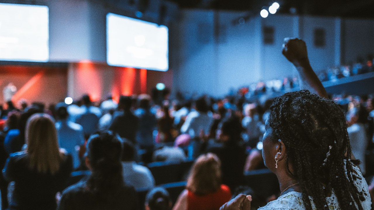 como distinguir farsante de espiritualidad