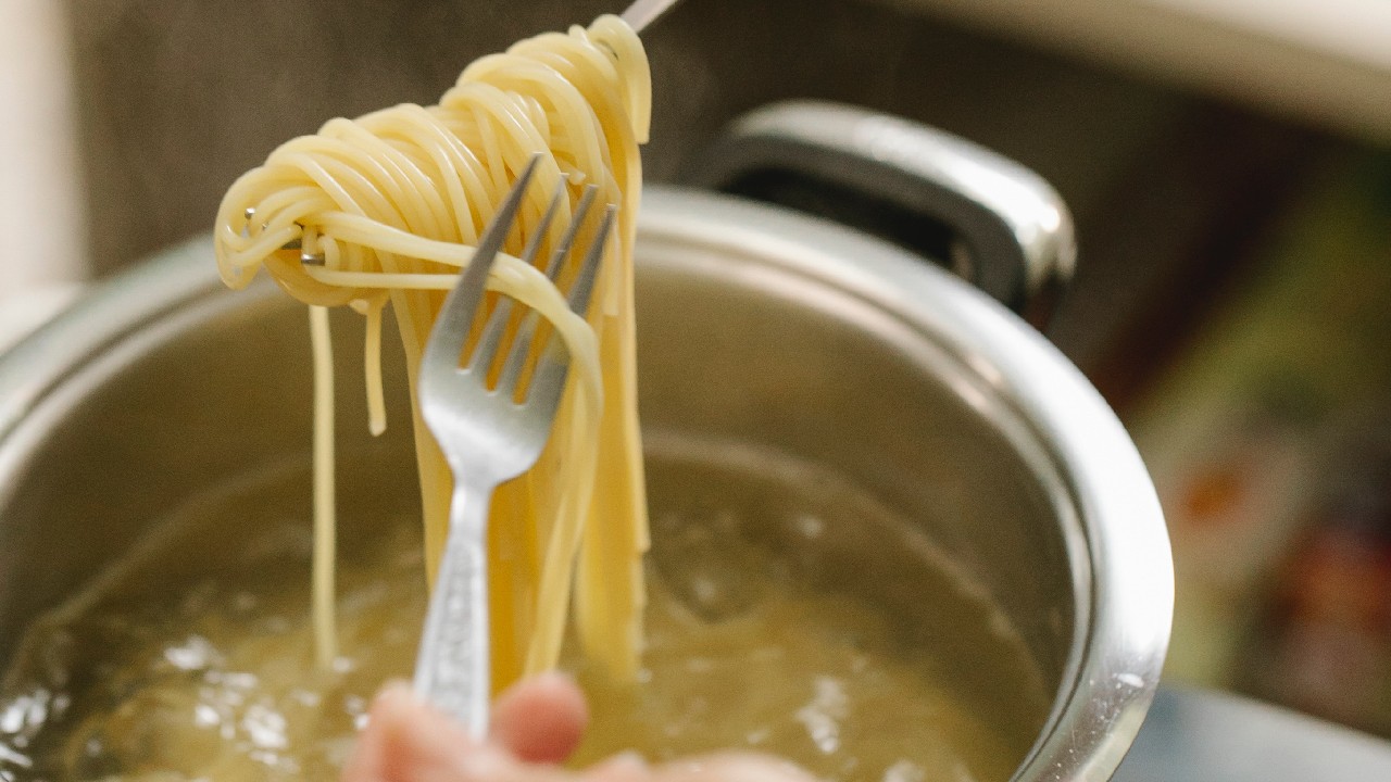 truco para evitar que agua se tire de olla
