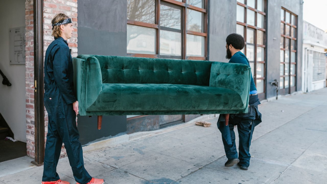 embargar cosas su vives con un deudor