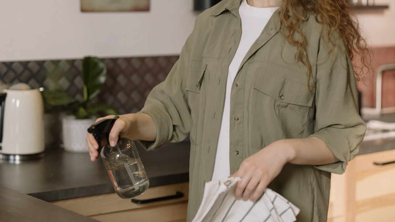 evitar que las paredes de tu cocina se llenen de grasa