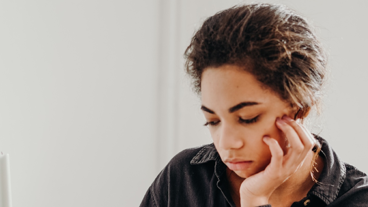 como identificar personas viricas