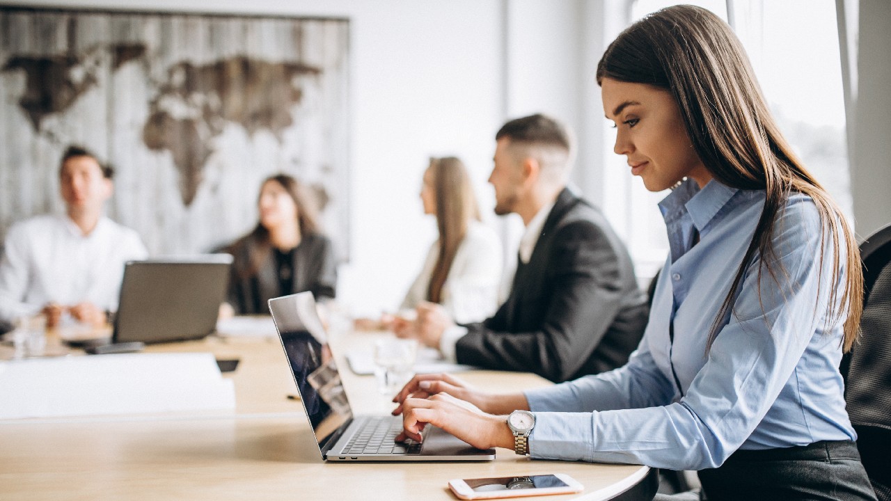 en que mano se debe usar pulsera roja