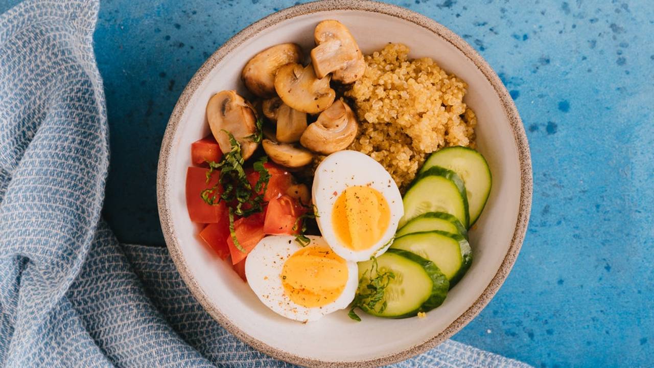 preparar un huevo en el horno de microondas