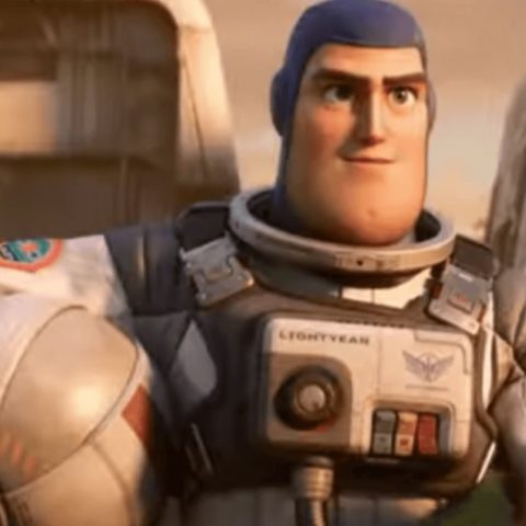 beso homosexual en buzzlightyear